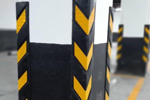 چرا نصب گوشه‌ محافظ (Corner Guard) در پارکینگ ضروری است؟